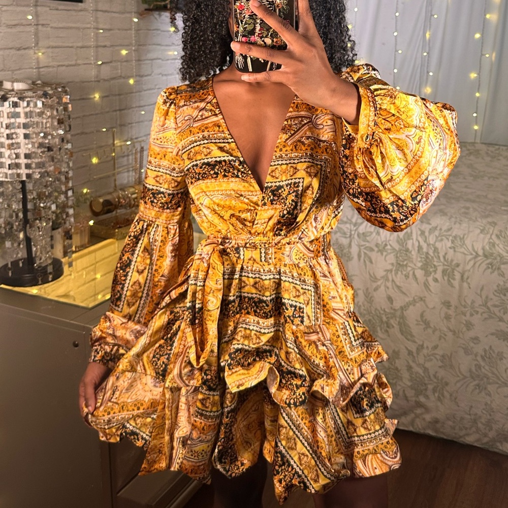 AKIRA V CUT YELLOW PAISLEY DRESS